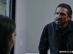 Undercover Ass With Tommy Gunn, Valentina Nappi - Brazzers