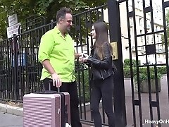 Pick Up Artist With Molly Brown - HeavyOnHotties