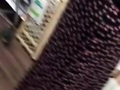 Somalian milf booty( looks at the camera)