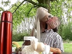 Skinny rich old man fucks his busty blonde girlfriend in the garden