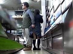 Oblivious bookshop girls