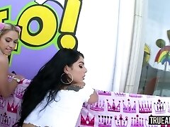 TRUE ANAL Gina and Khloe anal fucking threesome