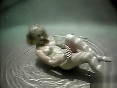 Breanna Fox underwater