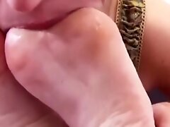 Persistent toe sucking
